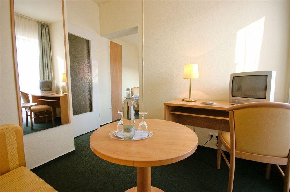 Hotel Wiking Kiel Esterno foto