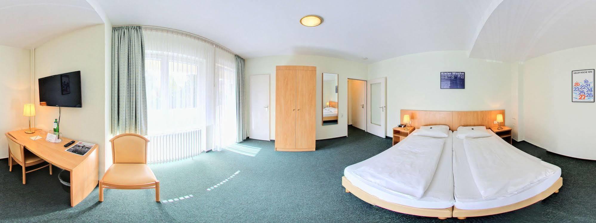 Hotel Wiking Kiel Esterno foto