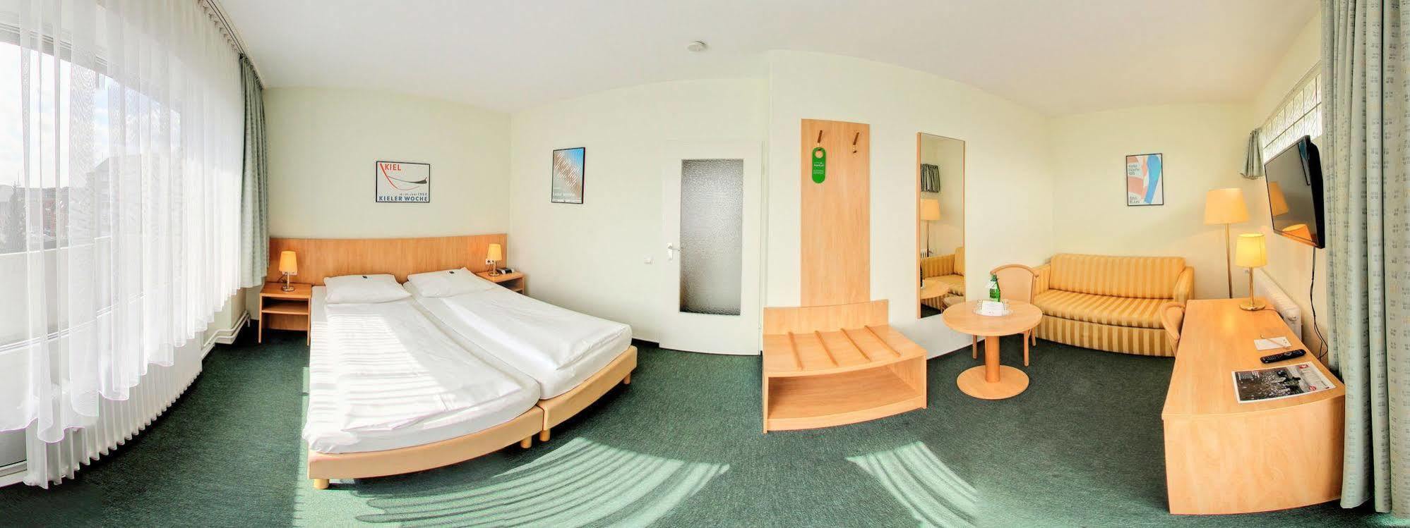 Hotel Wiking Kiel Esterno foto